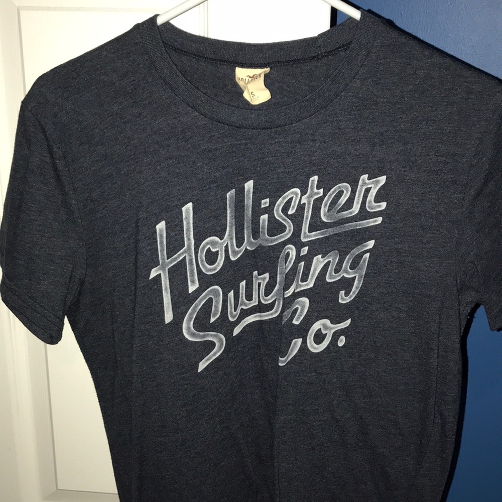 Hollister Graphic Tee